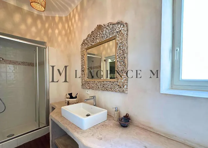 Blasini Proche Plage&ville *